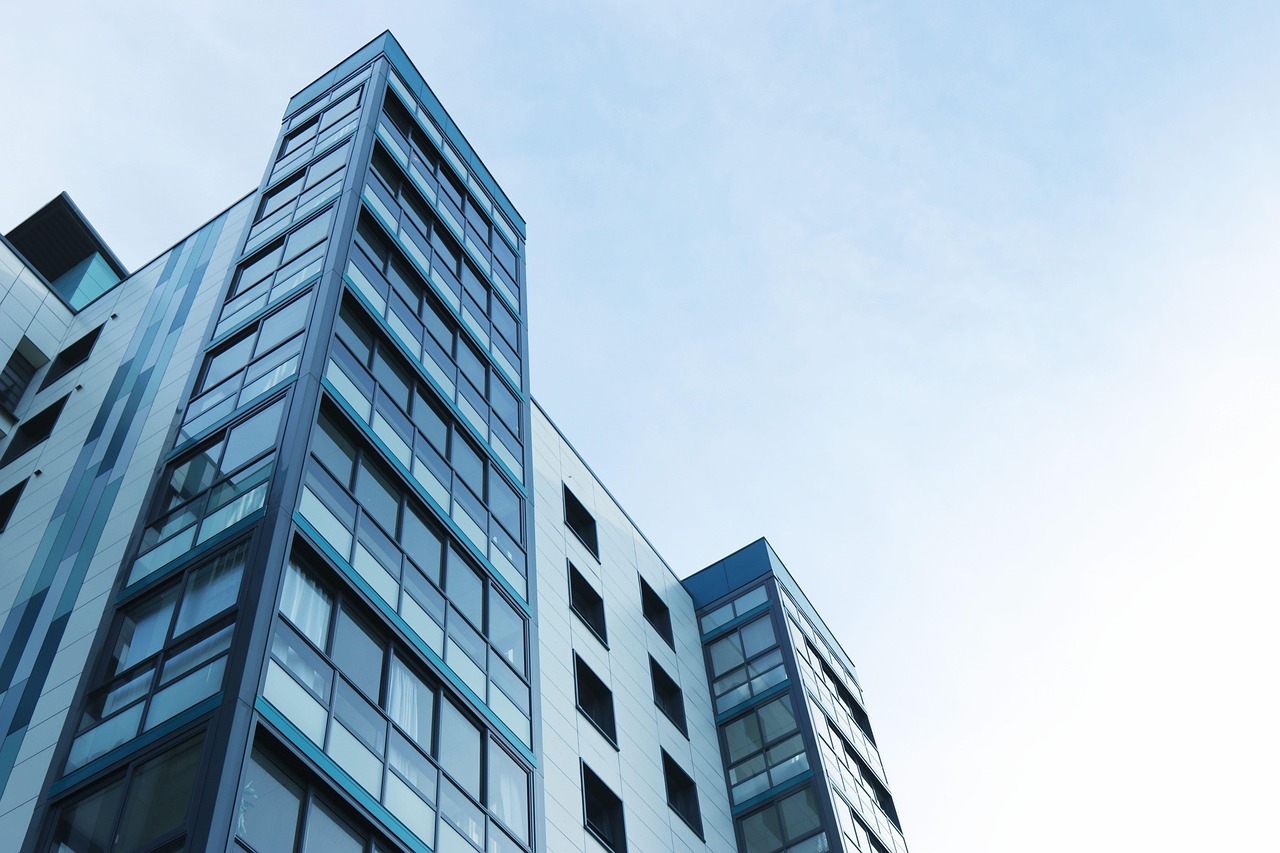 Explore the pros and cons of condos, townhouses, and houses to make the best choice for your first home in Fraser Valley.